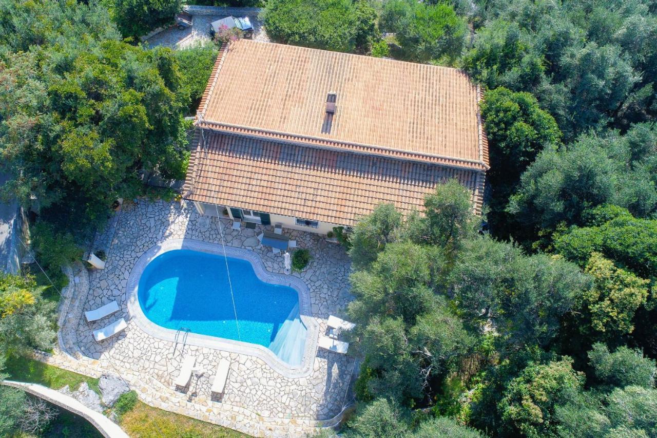 Villa Natasha Katávolos Exteriör bild
