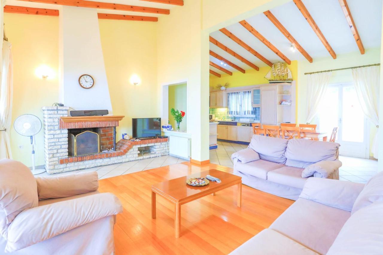 Villa Natasha Katávolos Exteriör bild